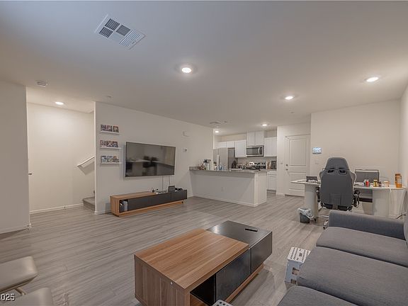 4th image of 4841 Wine Ridge Ave