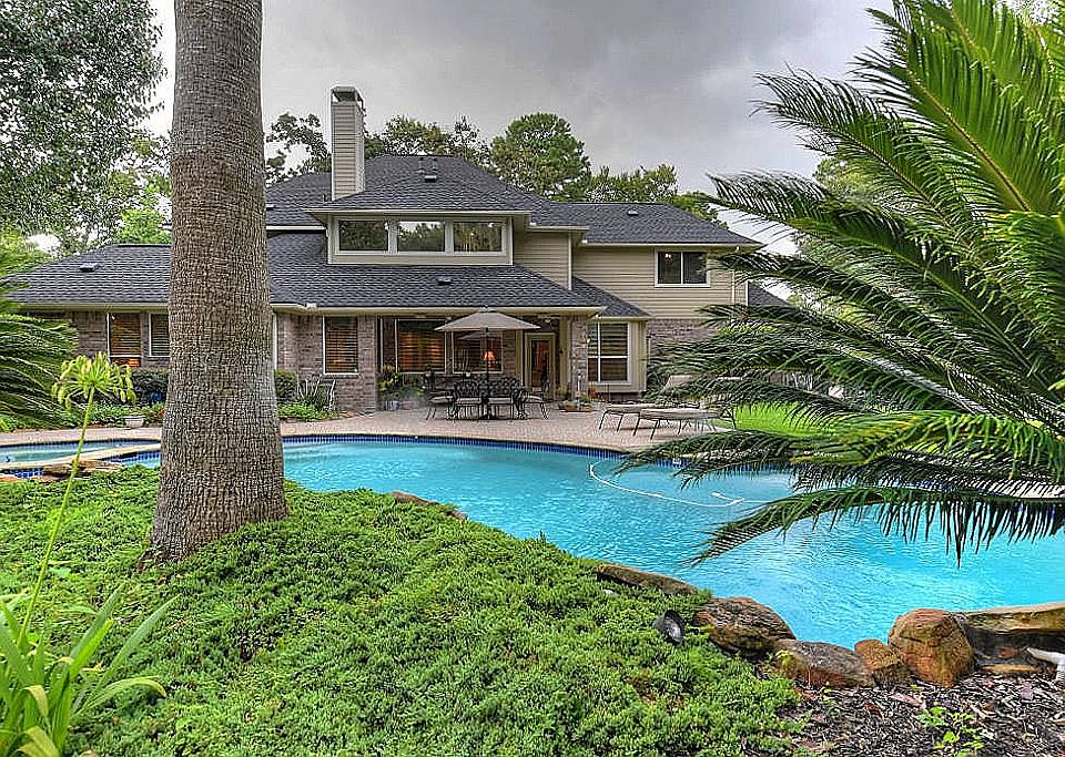 1st image of 10619 Clubhouse Cir