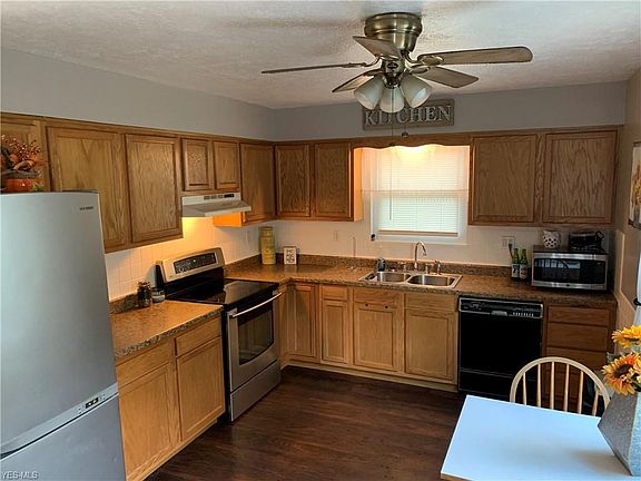 2nd image of 42021 Adelbert St