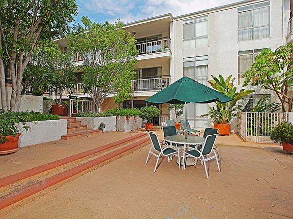 2nd image of 7270 Hillside Ave Unit 305