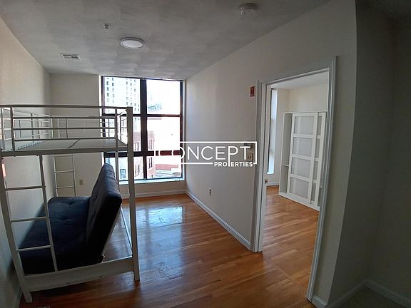 4th image of 79-81 Essex St #77