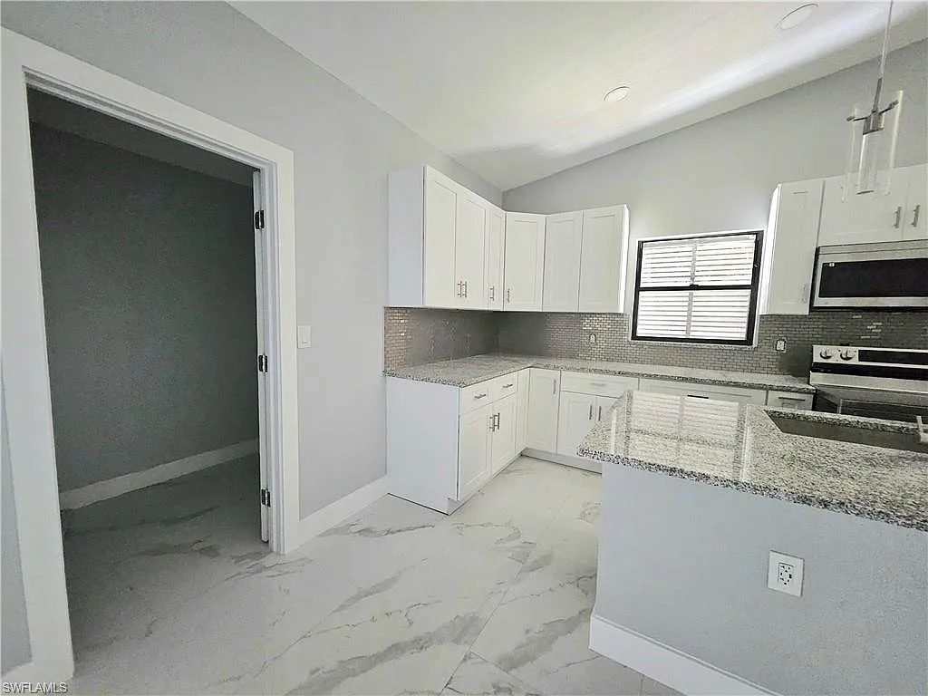 2 bed, 2.0 bath, 1235 sqft, $1,950 — Photo 3