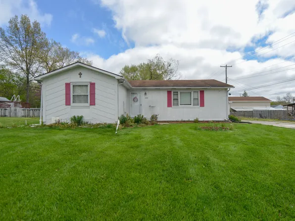 326 Country Club Ln, Anderson, IN 46011