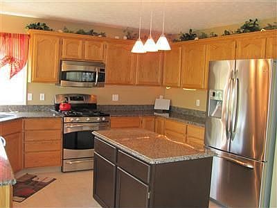 3rd image of 5801 Arlyne Ln