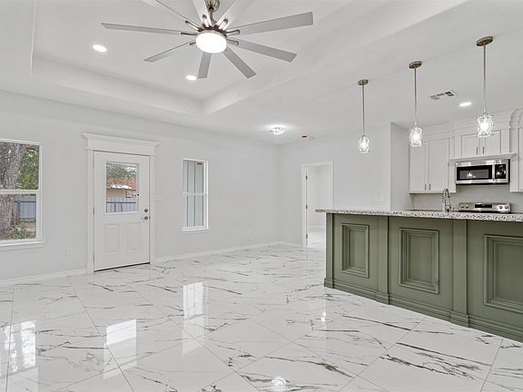 5th image of 208 W 4th St