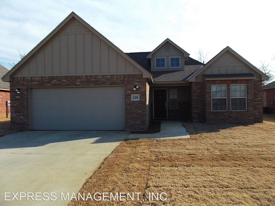 1st image of 620 Lone Oak Dr