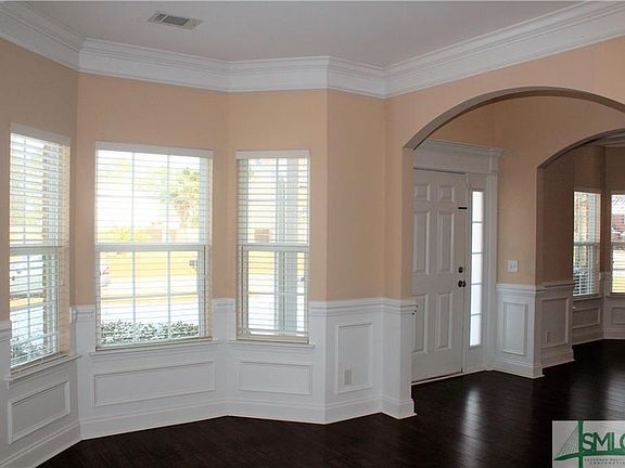5th image of 158 NE Canterbury Dr