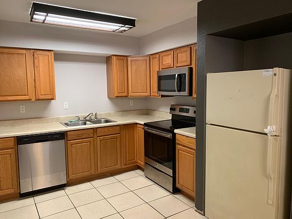 2nd image of 218 Cannon Way
