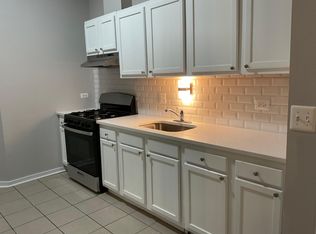 1020 E 62nd St APT 302, Chicago, IL 60637