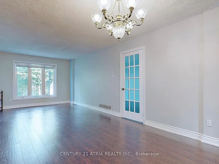 92 Jaffray Rd #UPPER — Photo 5