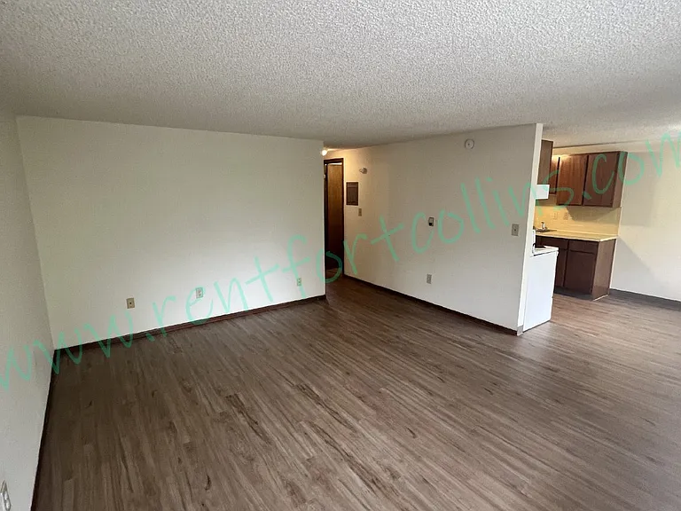 576 W 10th St — Photo 5