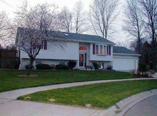 1696 Port Cove Dr, Porter, IN 46304