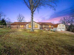2952 Corral Ct, Villa Ridge, MO 63089