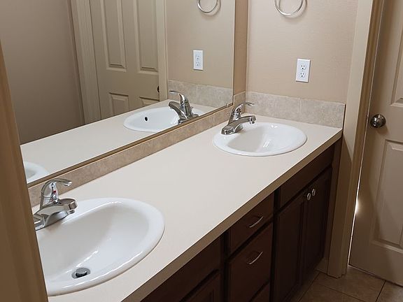5th image of 1413 & 1415 SW 27th St #1415-MS