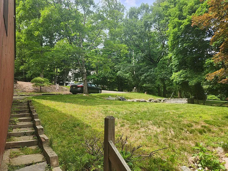 35 Rockledge Rd — Photo 1