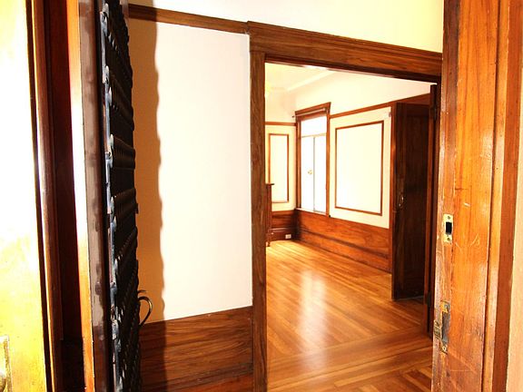 3rd image of 6044 California St #6044