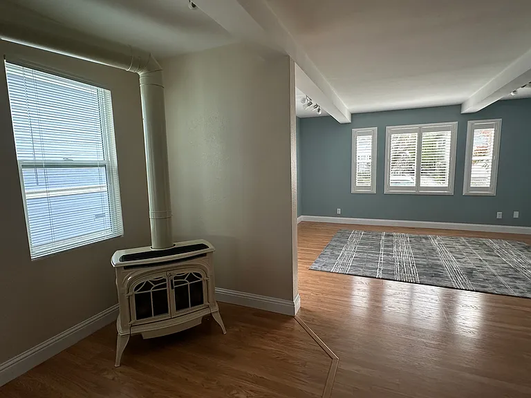 318 Bassett St — Photo 6