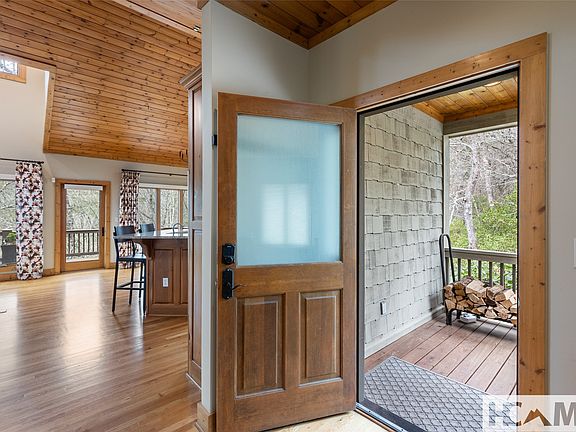 3rd image of 155 Springs Way