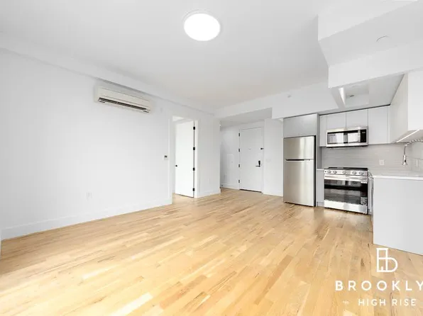 2667 Fulton Street image 4 of 14