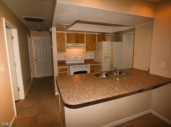 2nd image of 1427 SE 24th Ave #1429