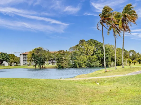 301 SW 135th Ave APT 118C, Pembroke Pines, FL 33027