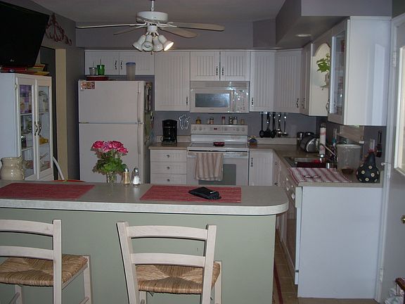 5th image of 248 Woodlawn Dr