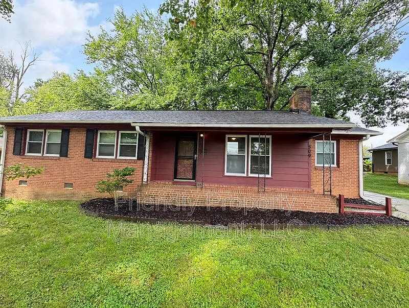 3 bed, 2.0 bath, 1286 sqft, $1,550 — Photo 1
