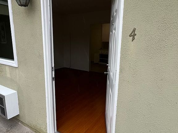 3rd image of 542-544 S Los Robles Ave #5444