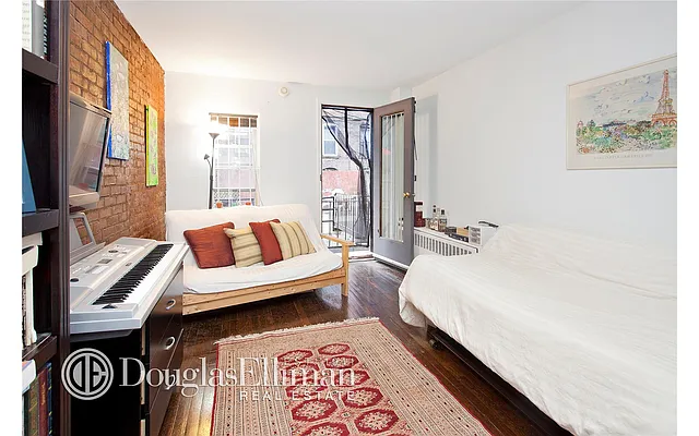 Rented by Douglas Elliman | media 22