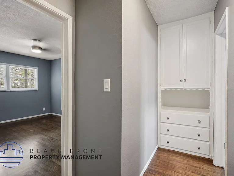 3828 Carolina St. — Photo 10