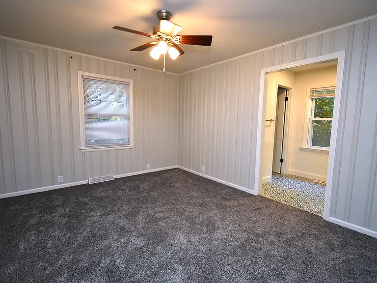 1800 Kirkwood Dr — Photo 32