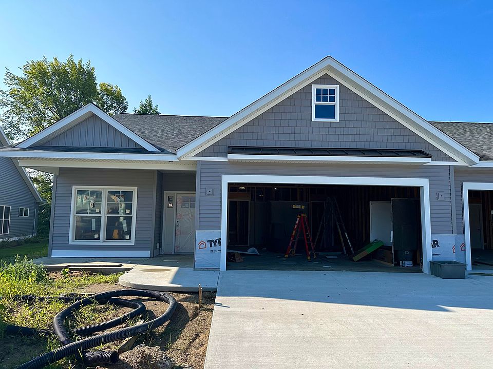 1st image of 1065 Maplewood Ct #26