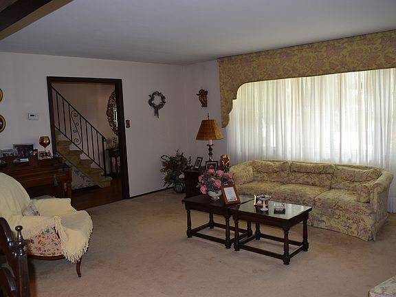 3rd image of 123 Norwalk Ave