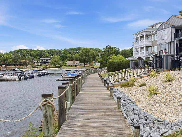 18841 Vineyard Point Ln — Photo 24