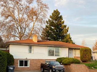 535 SE Scenic View Dr, College Place, WA 99324