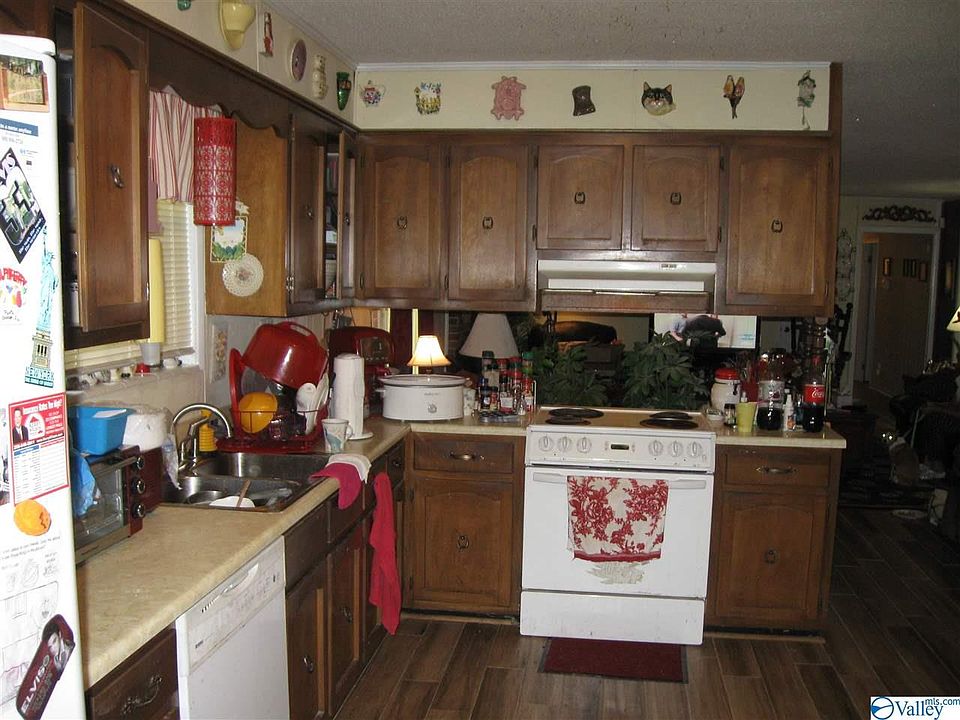 2nd image of 2305 Renee St