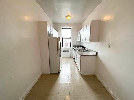 2nd image of 822 Ocean Ave #6/B