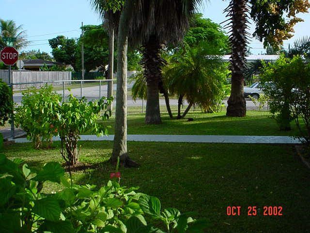 Front yard walkway