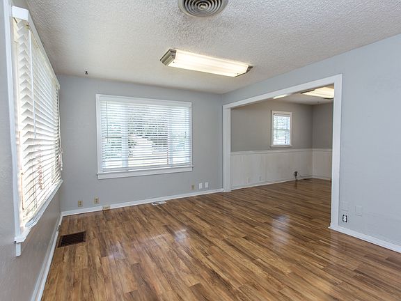 4th image of 2606 Palmer Park Blvd