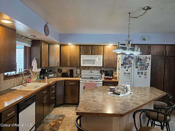 5th image of 604 W Cameron Ave