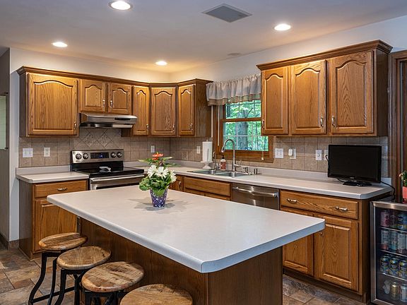 3rd image of W5940 Moonflower Dr