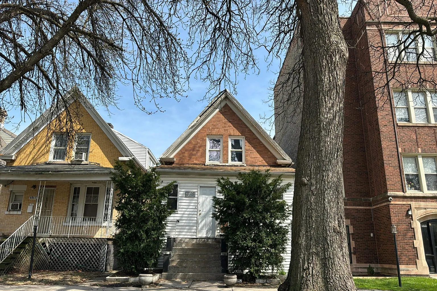 6955 S Michigan Ave photo 1