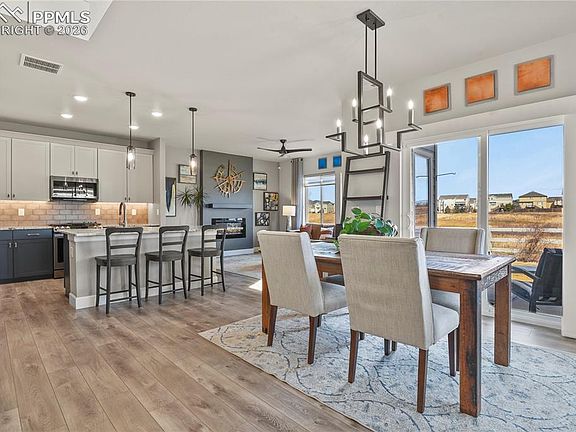 3rd image of 1806 Peak Prairie Ln