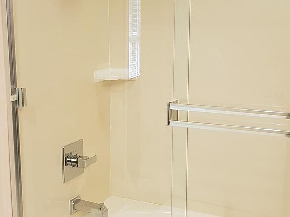 4th image of 21301 Erwin St Unit 207