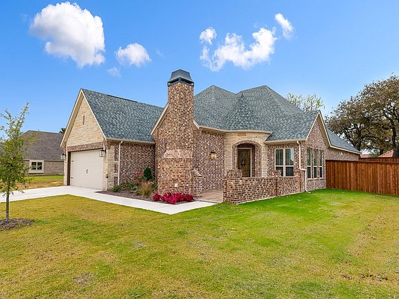 2nd image of 1300 Highland Park Bay Cir