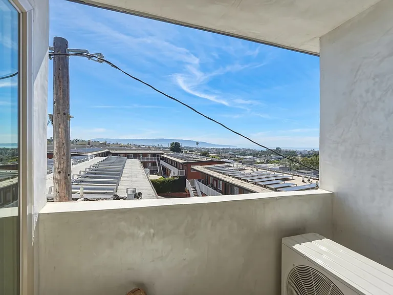 720 21st Street (Anza 20720, LLC) — Photo 11