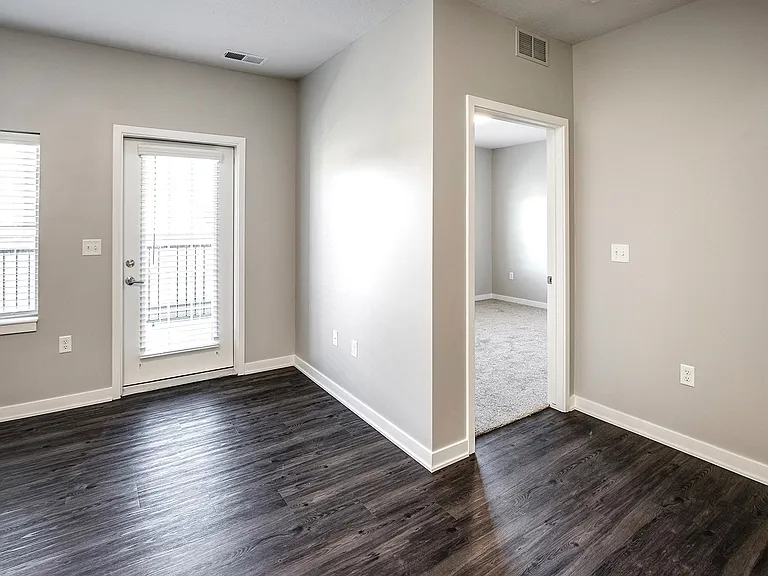 Deerfield Apartments & Chateaus — Photo 9