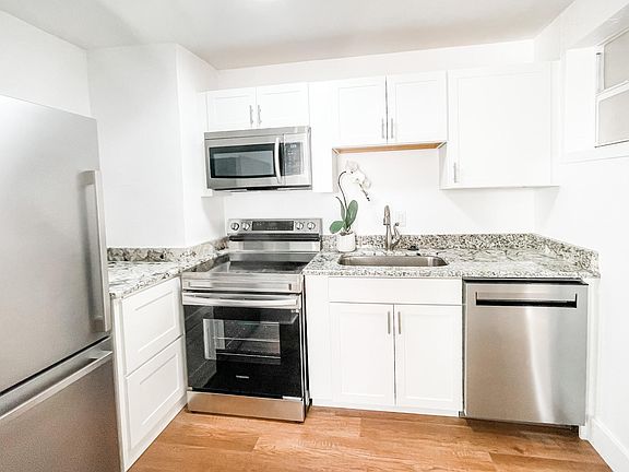 5th image of 2918 W San Carlos St