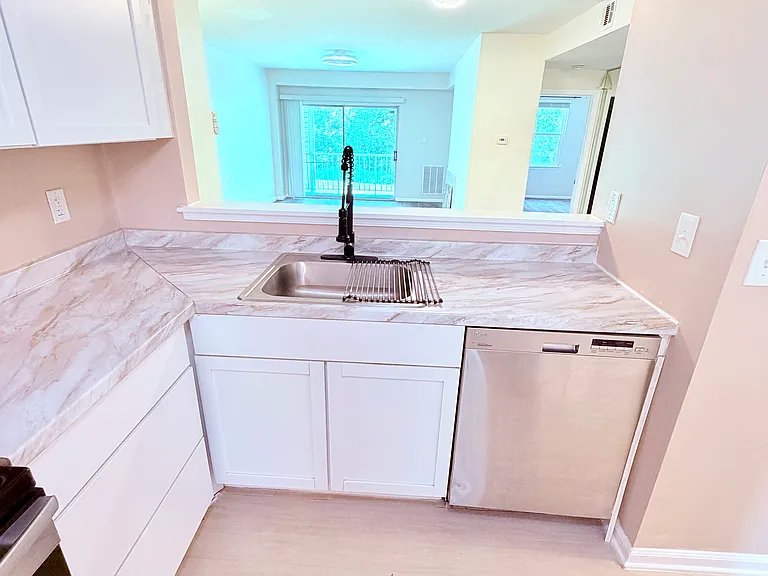 20313 Beaconfield Ter #B2 — Photo 22