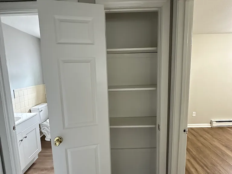 451 Main St #4 — Photo 6